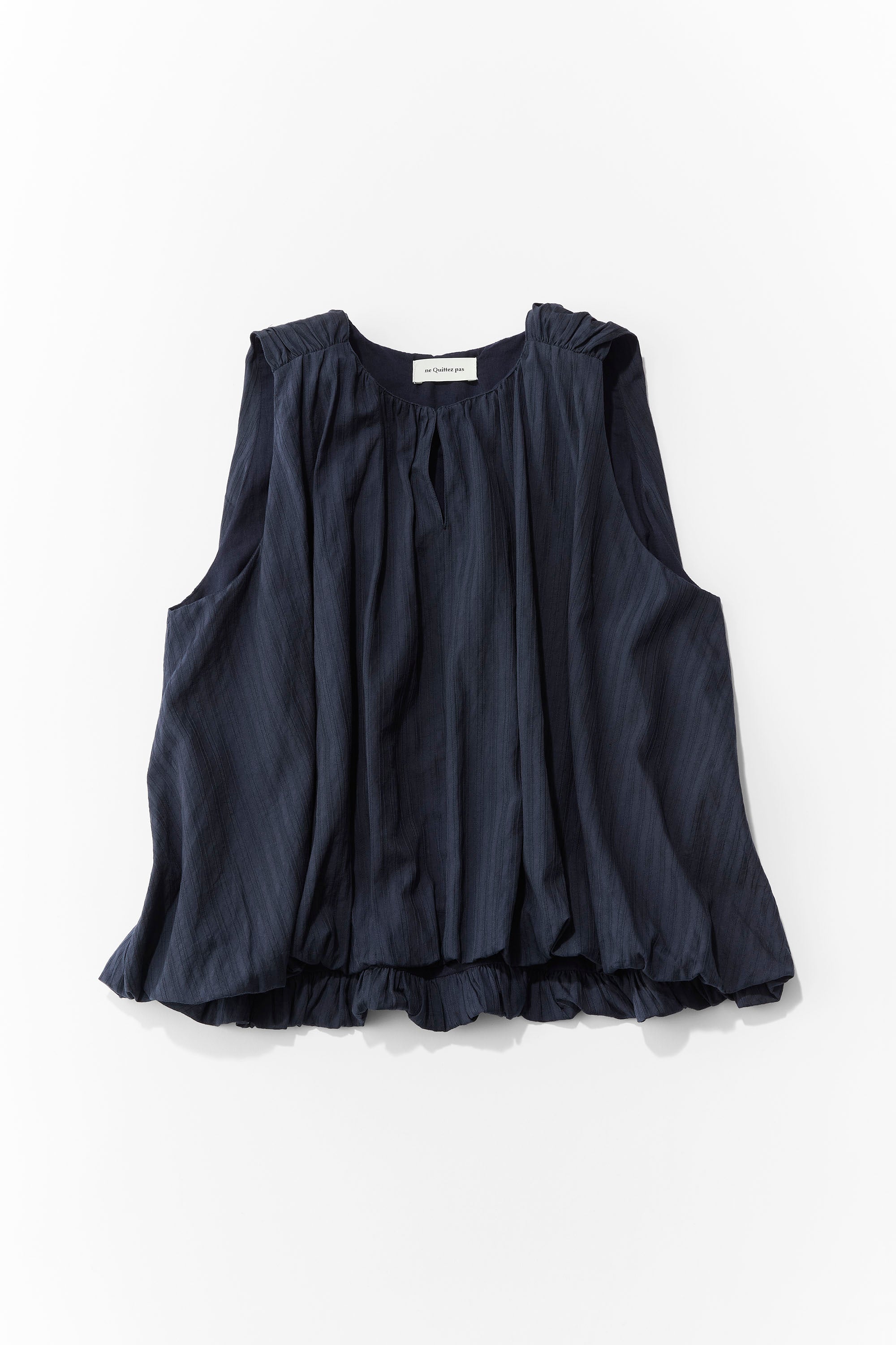 地味女のヌキテパトップス