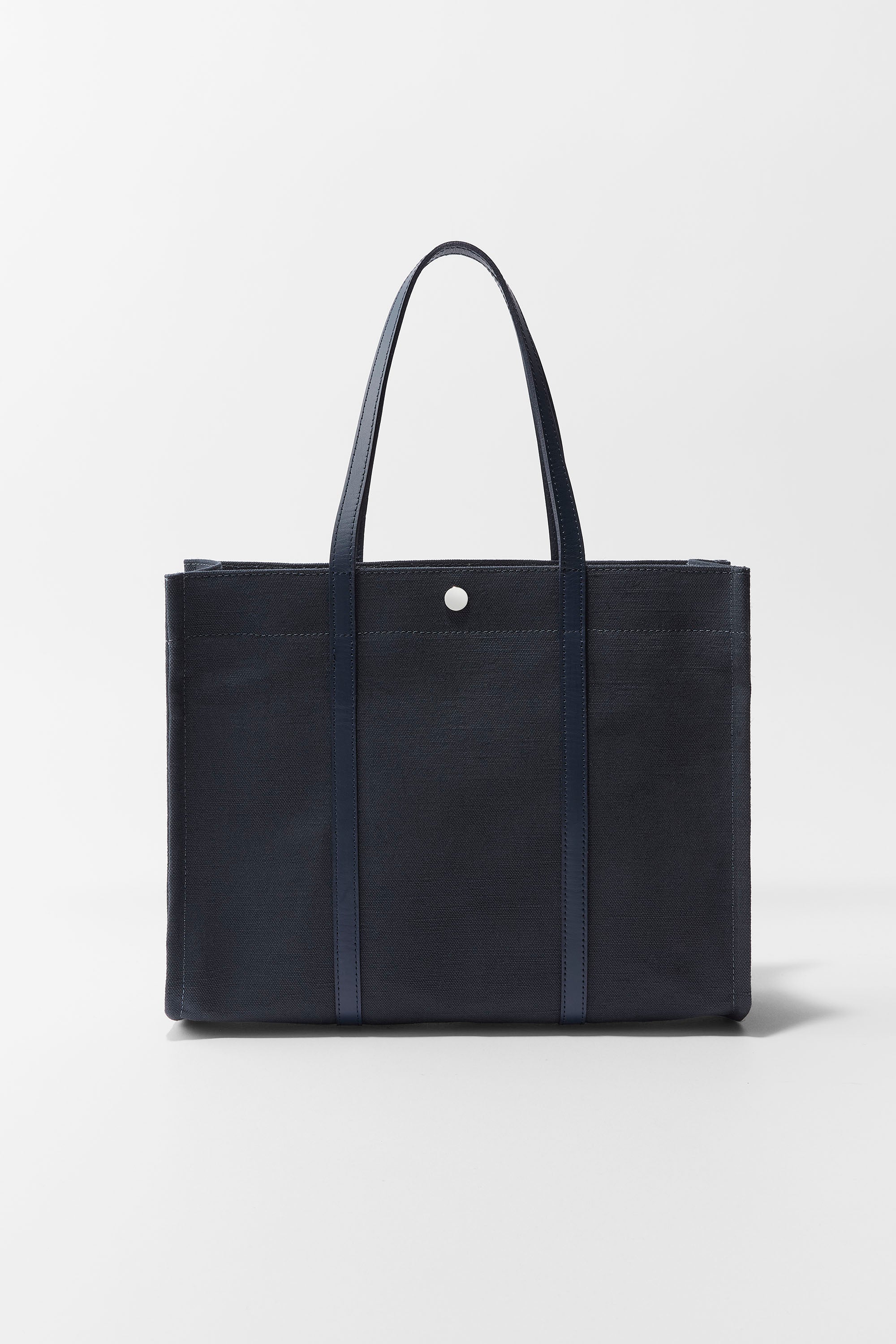 フォーマルなご婦人のサブバッグM