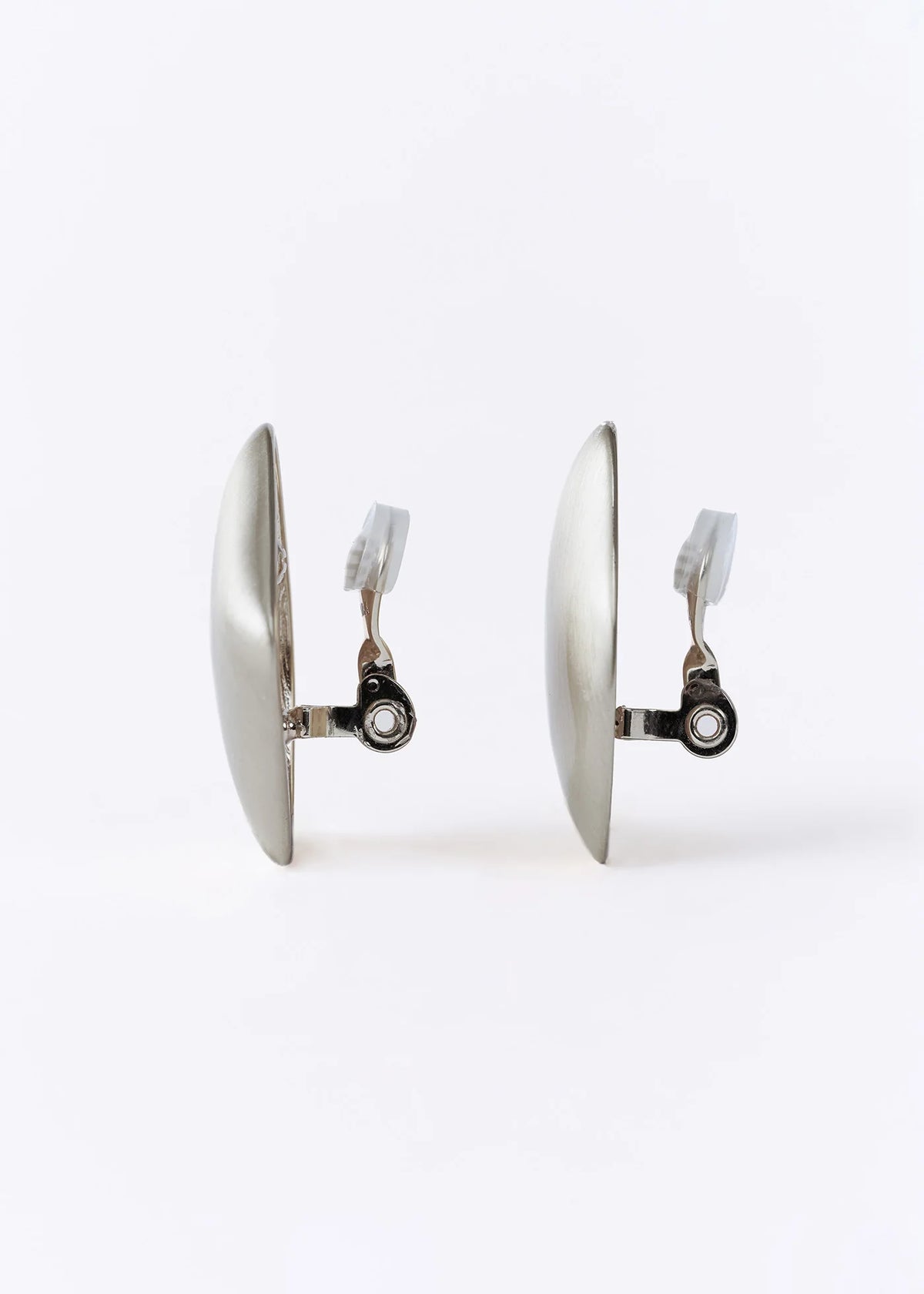 ドレスに合わせるエスプリジュエリー Leaf Clip Earring