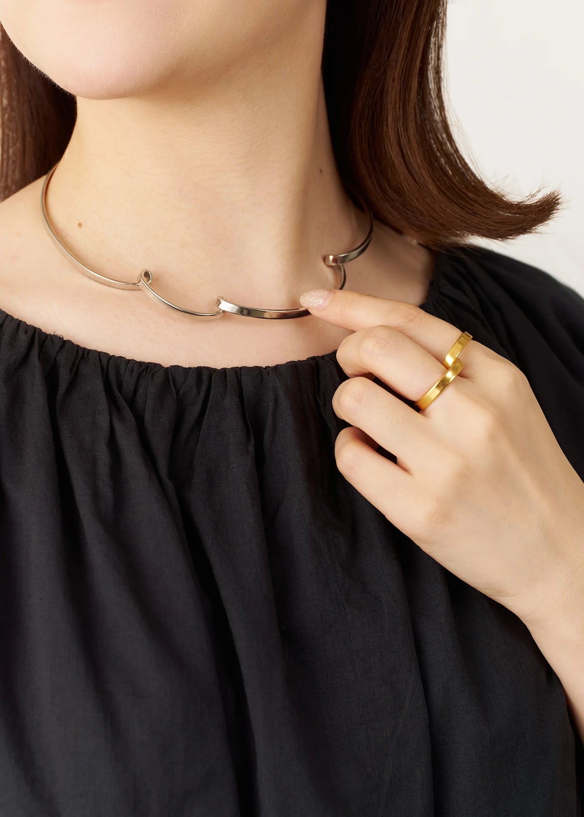 ドレスに合わせるエスプリジュエリー Silver Cloud Choker & Gold Double Finger Ring