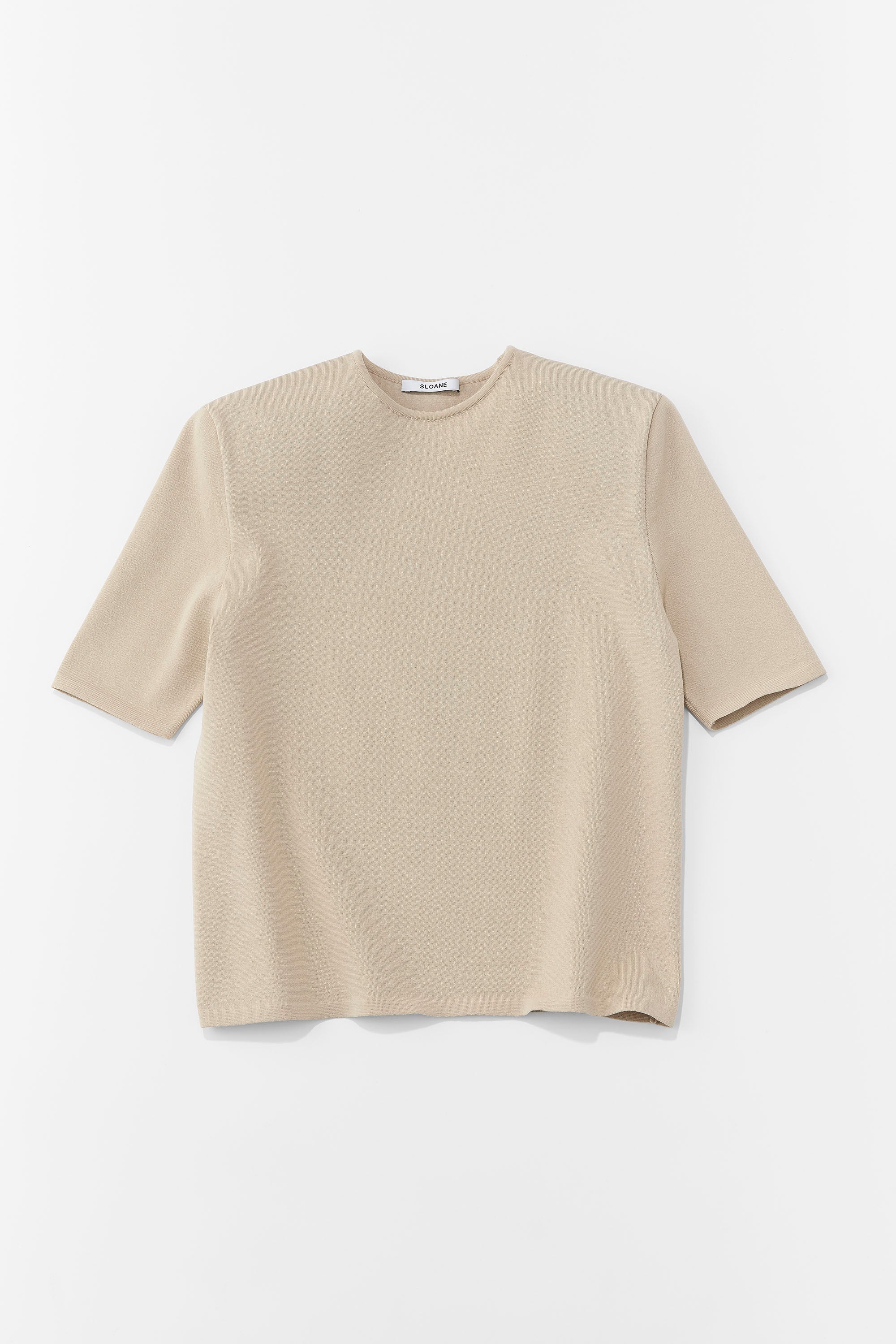 肩で魅せる半袖ニット