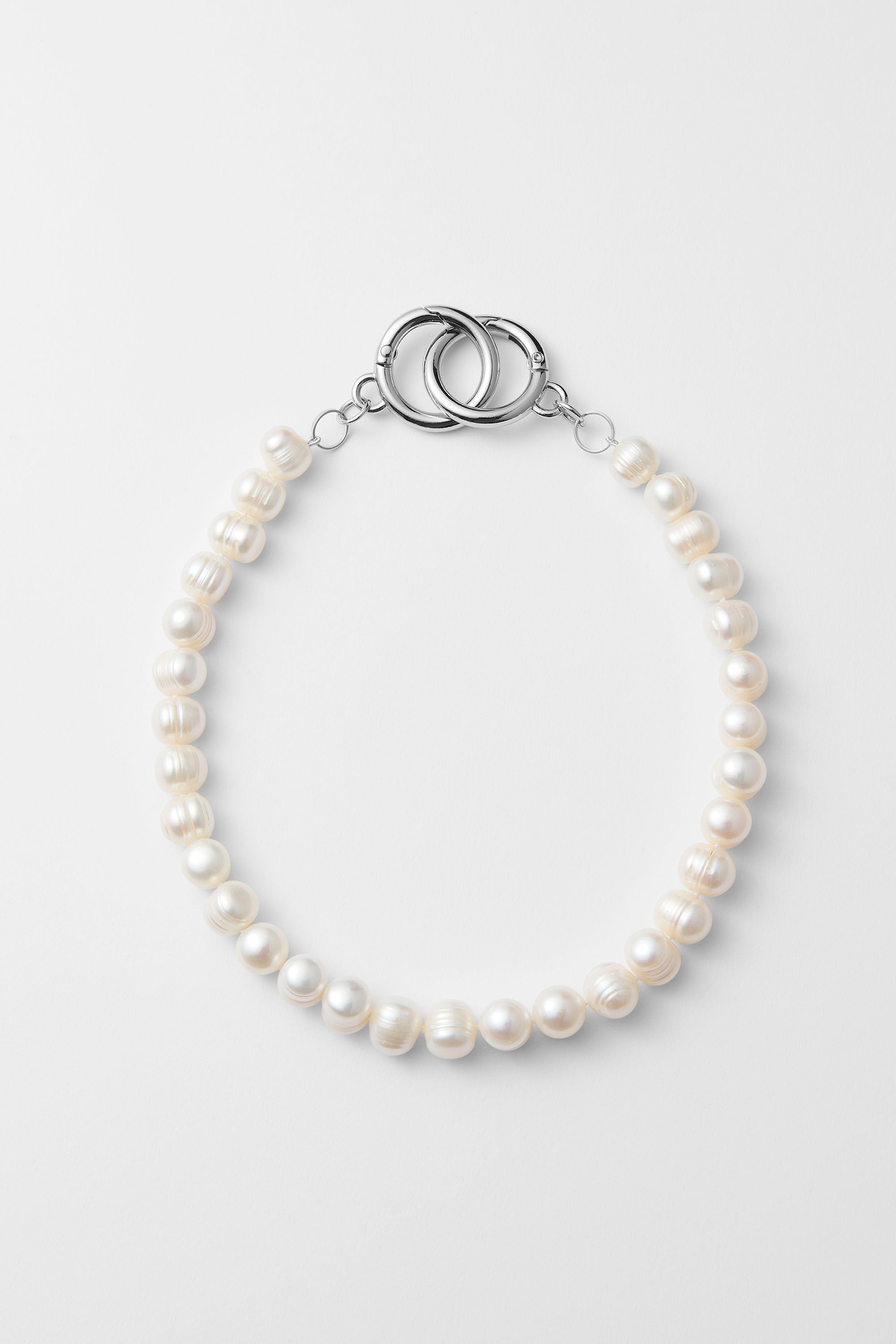 チャーミングな淡水パールストラップ