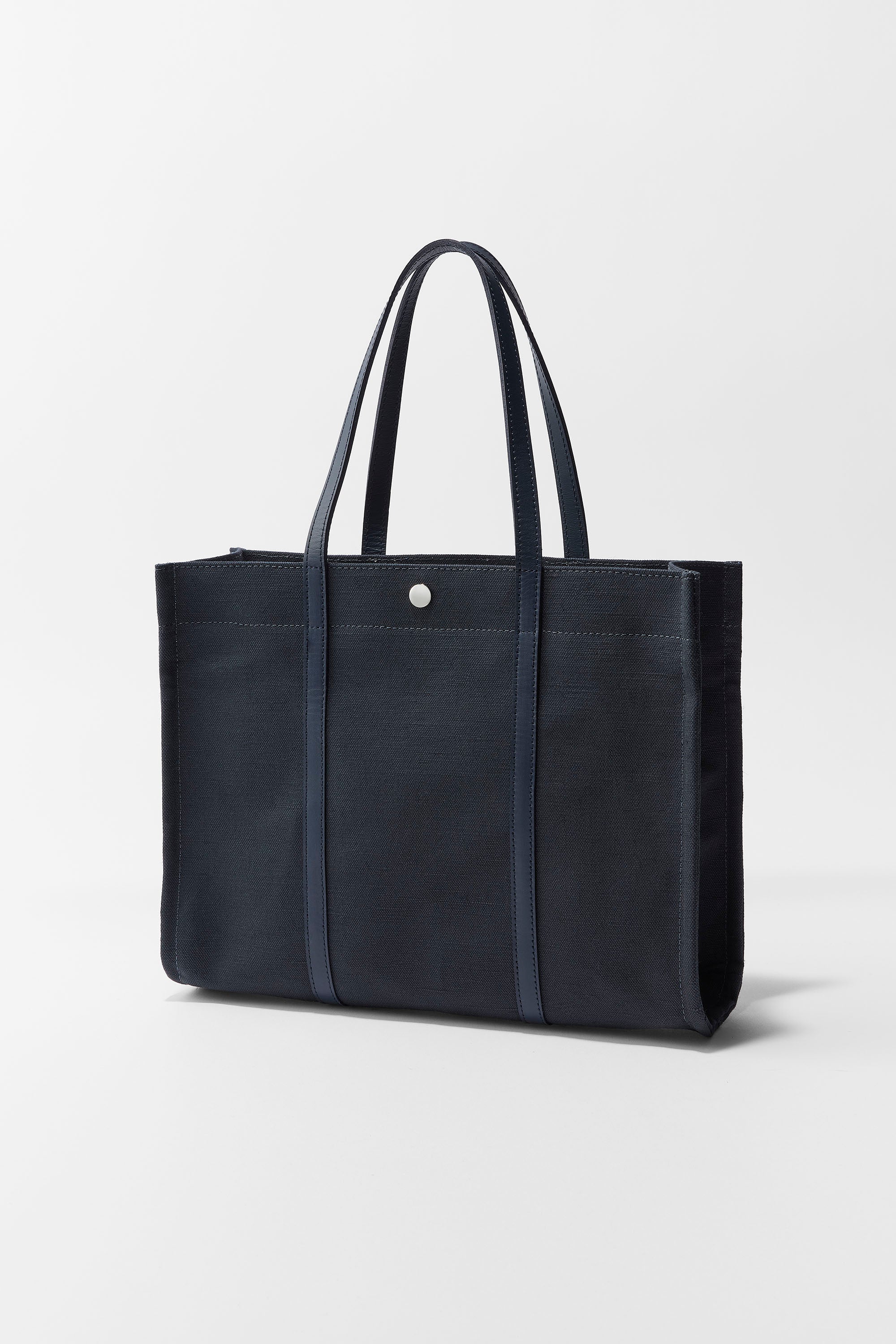 フォーマルなご婦人のサブバッグM