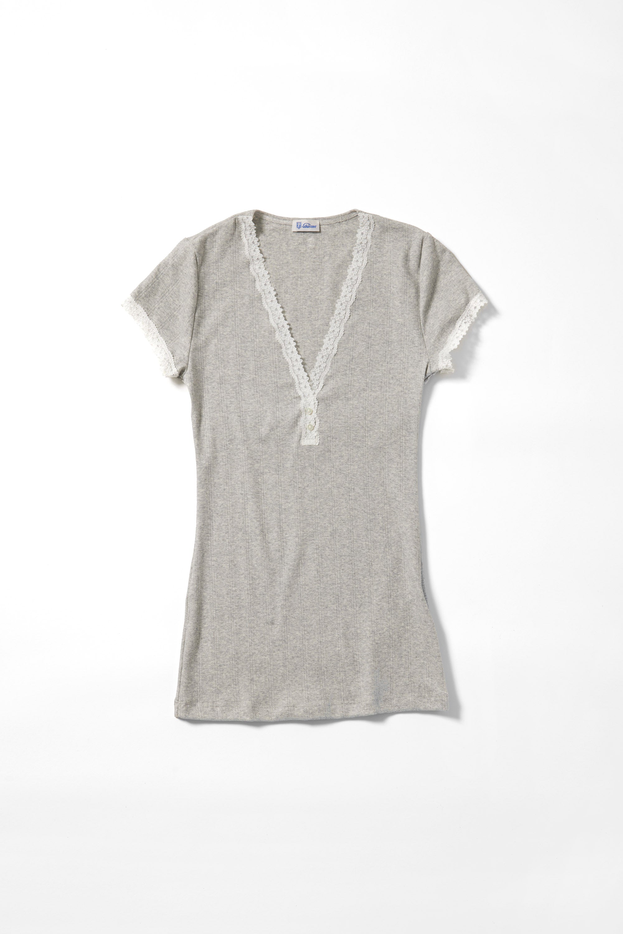 ノスタルジックなレースの半袖インナーTシャツ