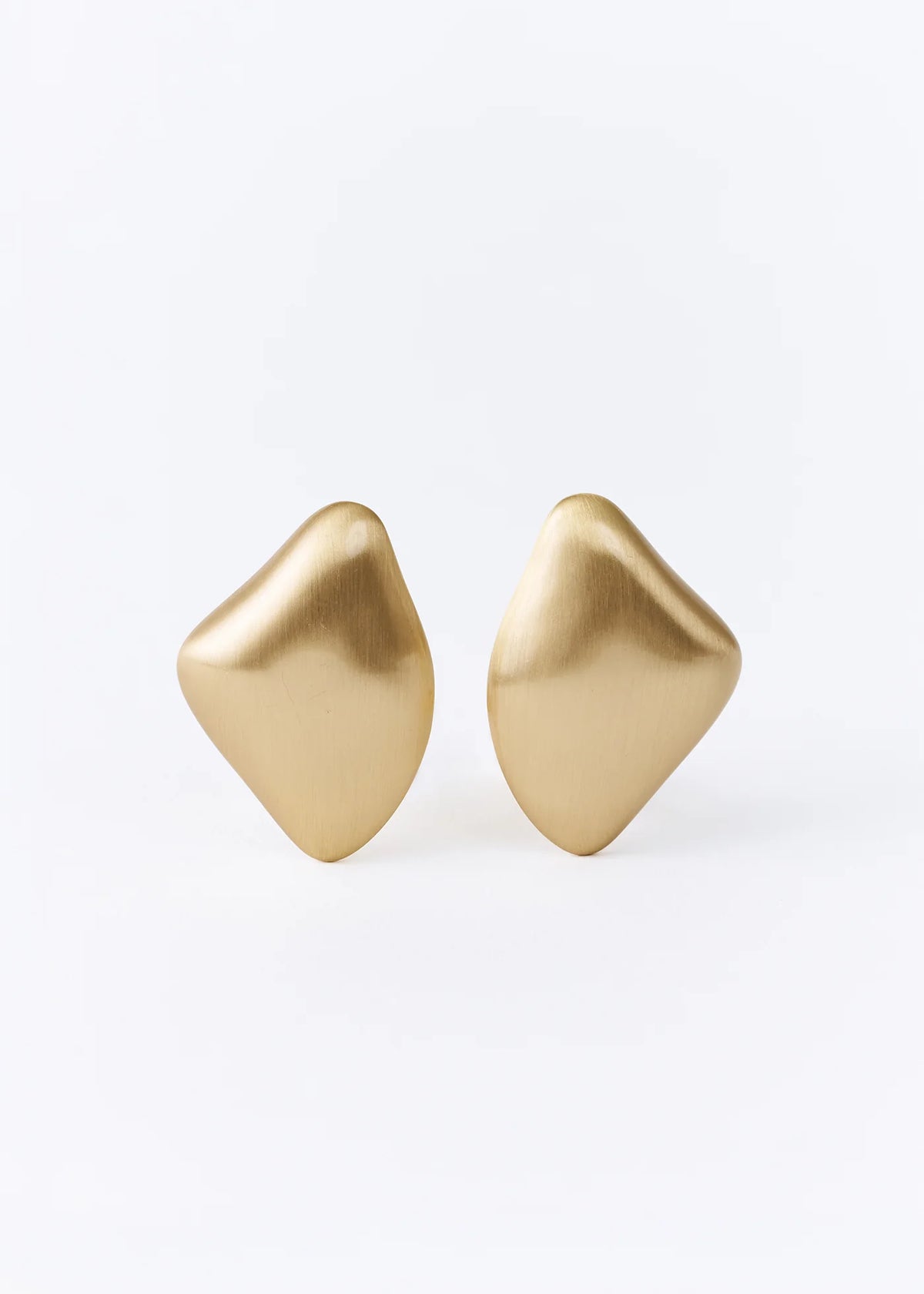 ドレスに合わせるエスプリジュエリー Leaf Clip Earring
