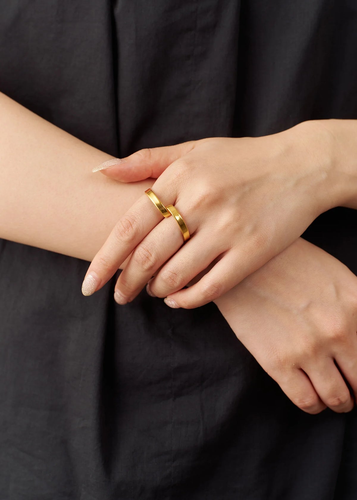 ドレスに合わせるエスプリジュエリー Silver Cloud Choker & Gold Double Finger Ring