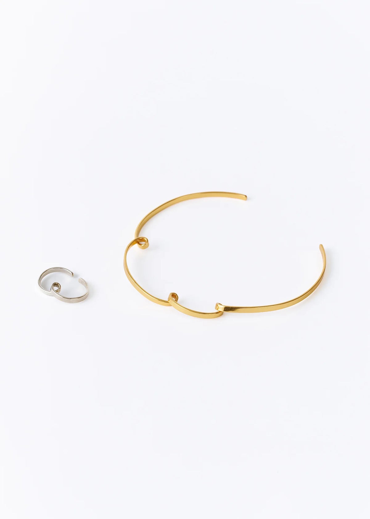 ドレスに合わせるエスプリジュエリー Gold Cloud Choker & Silver Double Finger Ring