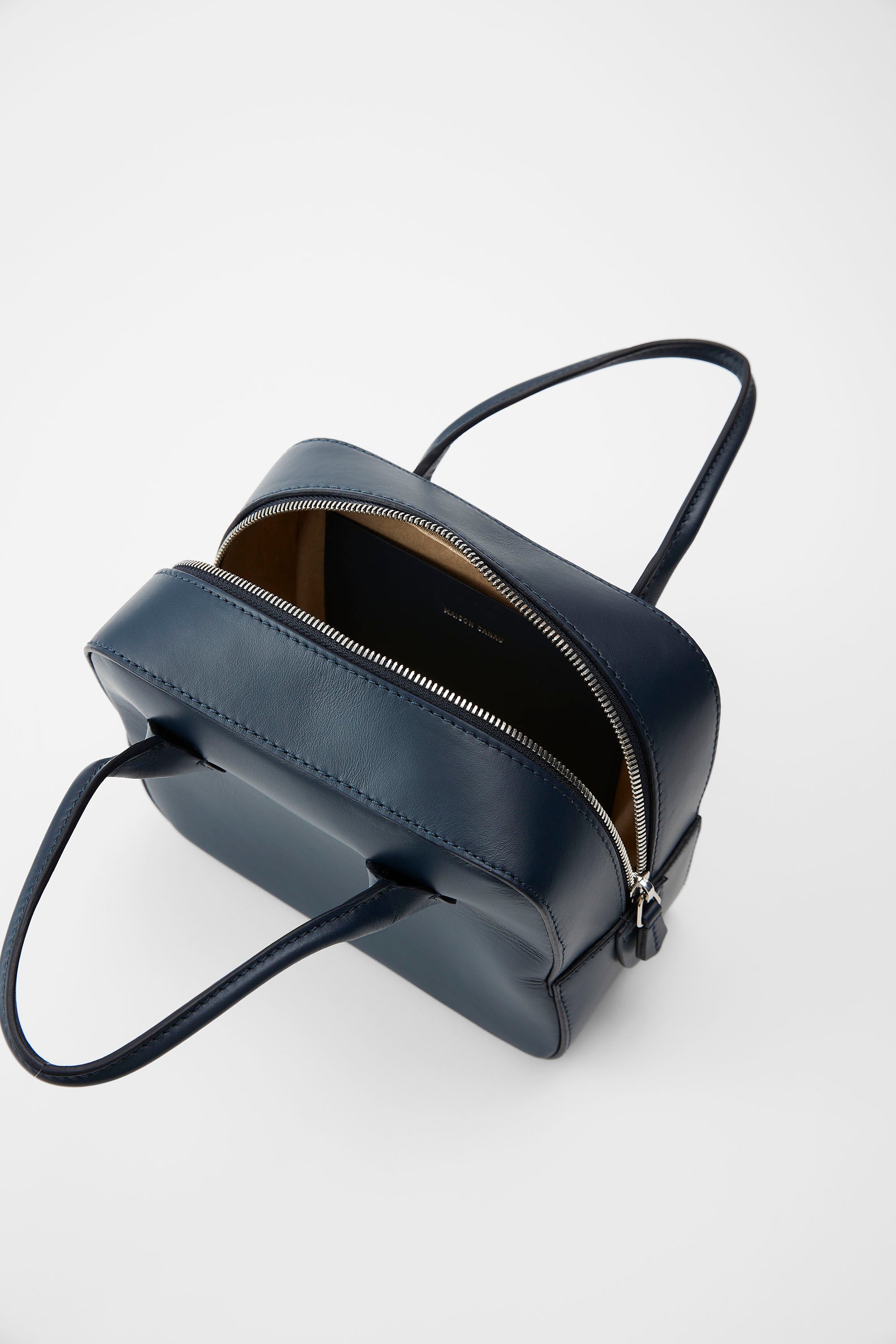 受注オーダー:7月上旬お届け予定】BOX BOSTON (S) NAVY SMOOTH 受注オーダー:7月上旬お届け予定】BOX BOSTON (S) NAVY SMOOTH