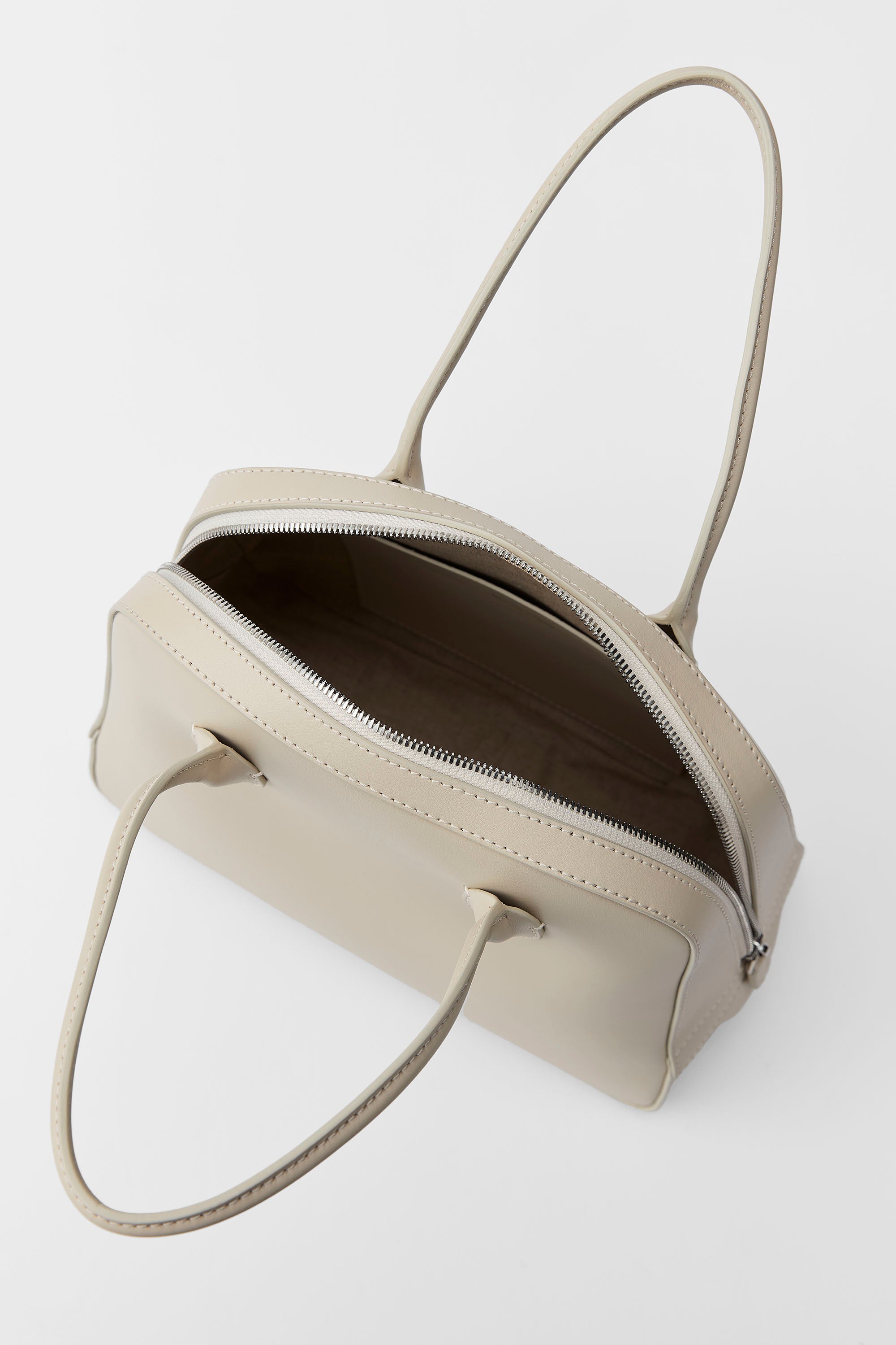 ROUND BOSTON (M) BISCUIT SMOOTH